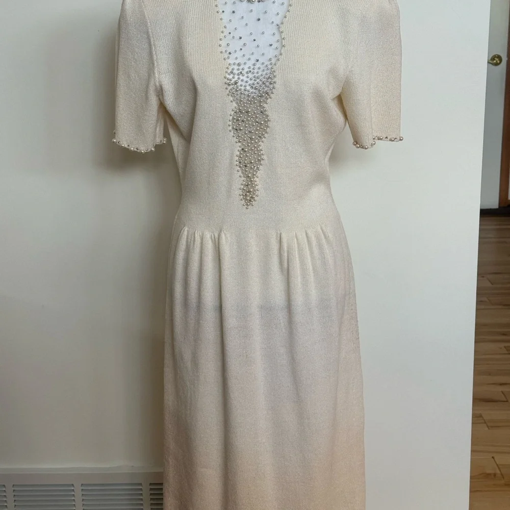 Hottest vintage cream dress I never wore- deep V - Picture 8 of 12